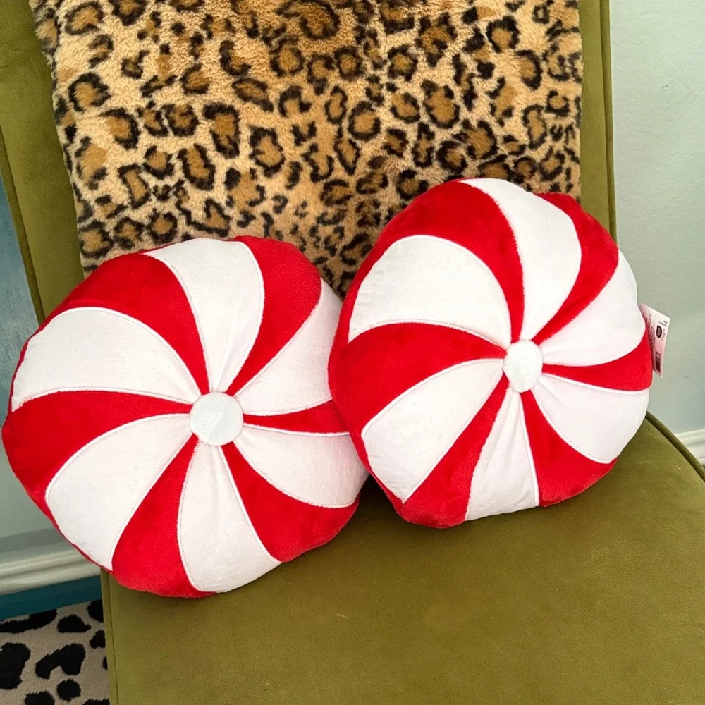 🆕HOLIDAY HOME ‘Peppermint Candy’ Plush Throw Pillows, Bundle Of 2